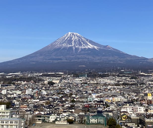 富士山と街中